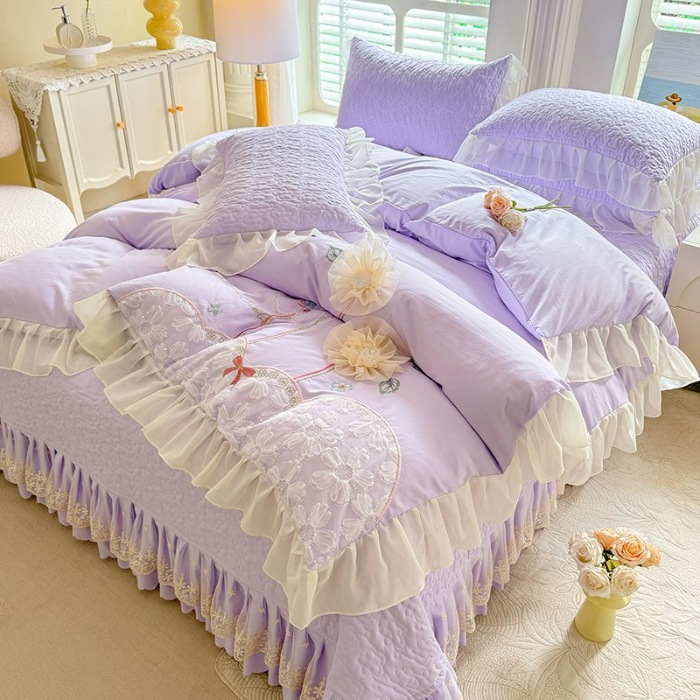 91家纺网 家纺一手货源 找家纺 2025春夏新品韩版公主风超柔水洗棉床盖四件套刺绣针织棉双层纱纯棉棉麻全棉公主风床盖款四件套 秘密花园—梦幻紫