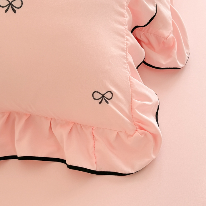 91家纺网 家纺一手货源 找家纺 苏米娜2025春夏新品韩版超柔水洗棉蝴蝶结刺绣针织棉双层纱纯棉棉麻全棉小香风公主风床裙款四件套 蝶儿飞飞—樱花粉