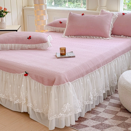 91家纺网 家纺一手货源 找家纺 漫布云2025夏季新款PE聚乙烯中分子凉感凉豆豆蕾丝花边床裙款凉席三件套冰豆豆凉席 可可-嫩黄