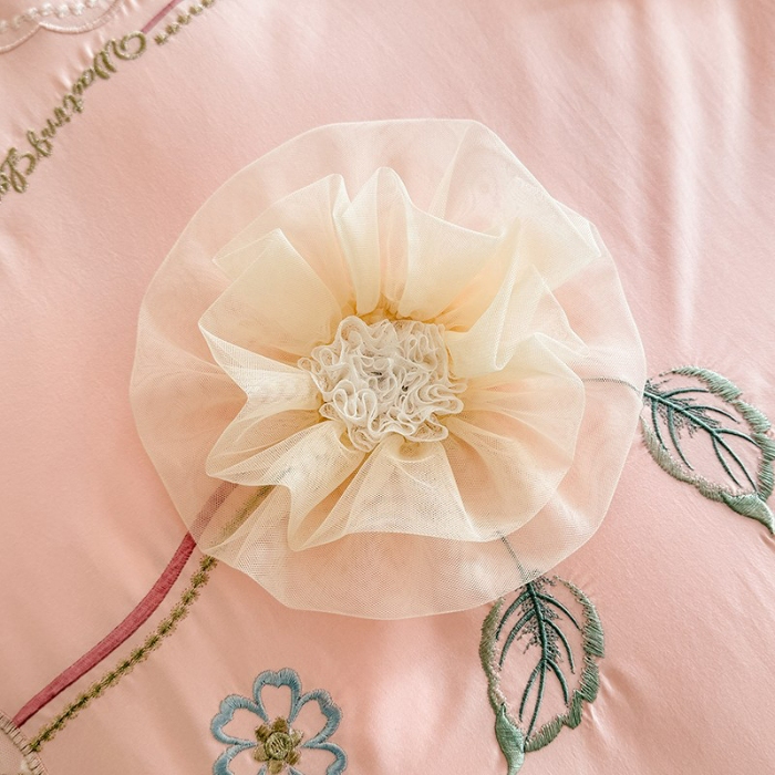 91家纺网 家纺一手货源 找家纺 苏米娜2026春夏新品韩版公主风超柔水洗棉床盖四件套刺绣针织棉双层纱纯棉棉麻全棉公主风床盖款四件套 秘密花园—樱花粉  