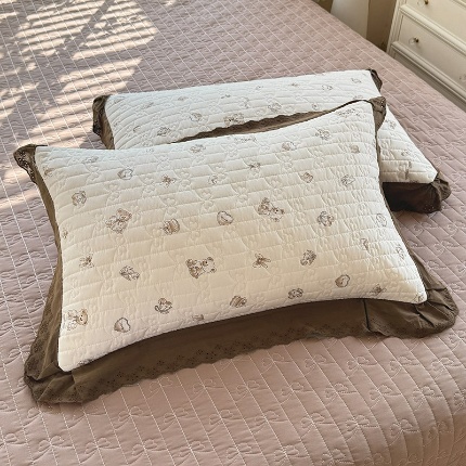 91家纺网 家纺一手货源 找家纺 2025春夏新款全棉针织棉棉麻印花小碎花针织棉双层纱夹棉枕套  梦蝶 