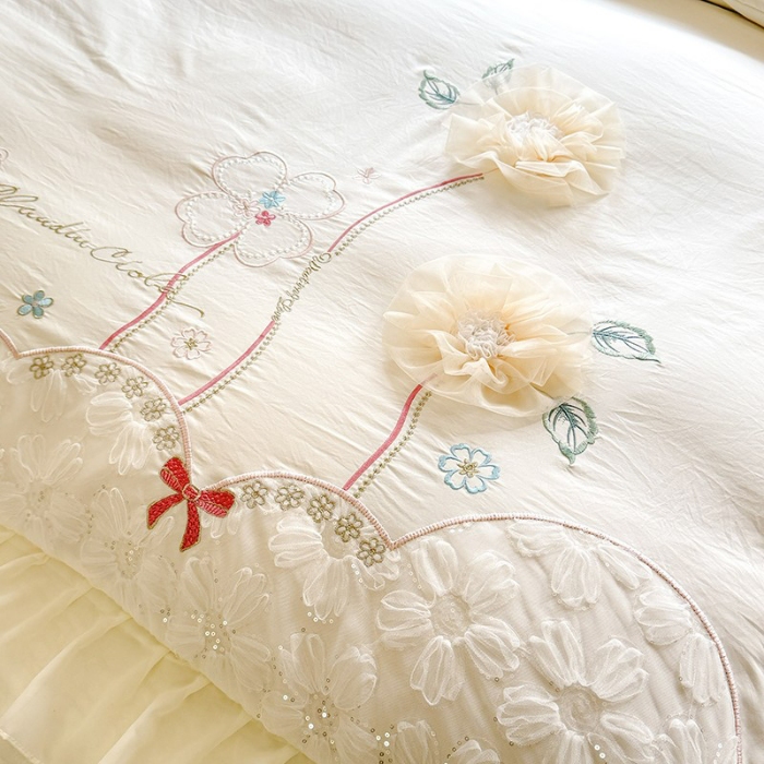 91家纺网 家纺一手货源 找家纺 苏米娜2026春夏新品韩版公主风超柔水洗棉床盖四件套刺绣针织棉双层纱纯棉棉麻全棉公主风床盖款四件套 秘密花园—奶昔白