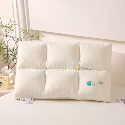 91家纺网 家纺一手货源 找家纺 全棉分区羽丝护颈枕 全棉羽丝枕 羽丝绒枕芯 分区枕 全棉护颈枕