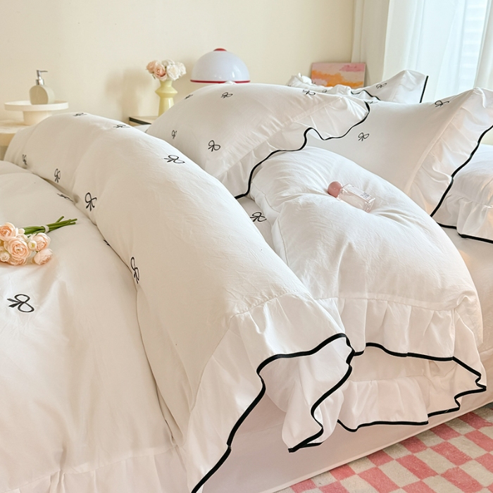 91家纺网 家纺一手货源 找家纺 苏米娜2025春夏新品韩版超柔水洗棉蝴蝶结刺绣针织棉双层纱纯棉棉麻全棉小香风公主风床裙款四件套 蝶儿飞飞-奶昔白