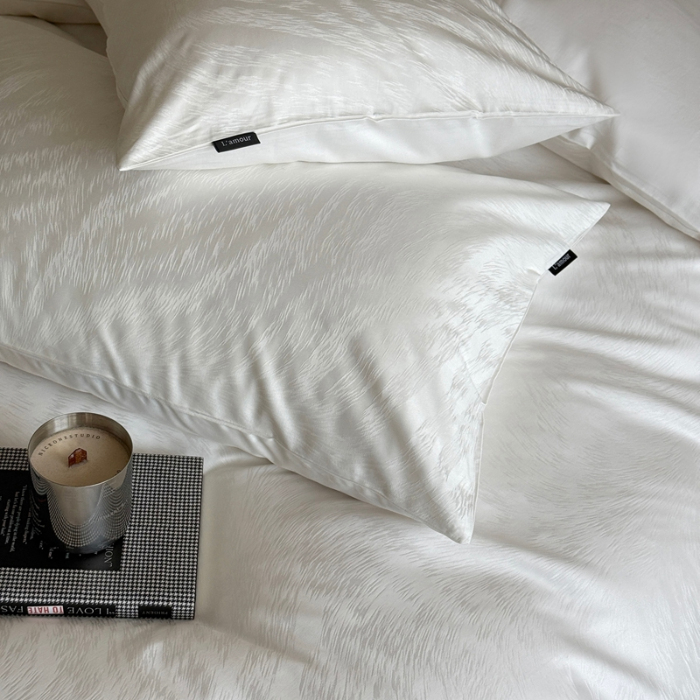 91家纺网 家纺一手货源 找家纺 2025新款秋冬款100S长绒棉提花系列四件套-月光拿铁 （标准会员-20元） 白色