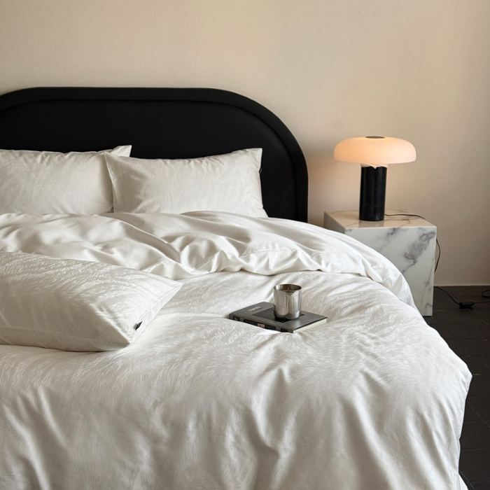 91家纺网 家纺一手货源 找家纺 2025新款秋冬款100S长绒棉提花系列四件套-月光拿铁 （标准会员-20元） 白色