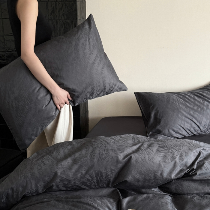 91家纺网 家纺一手货源 找家纺 2025新款秋冬款100S长绒棉提花系列四件套-月光拿铁 （标准会员-20元） 深灰