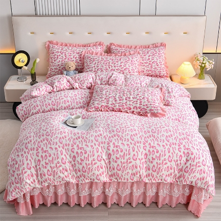 91家纺网 家纺一手货源 找家纺 （总）三友家纺 直播爆款牛奶绒印花蕾丝花边床盖床裙单件三件套四件套