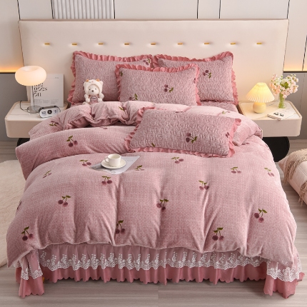 91家纺网 家纺一手货源 找家纺 （总）三友家纺 直播爆款牛奶绒印花蕾丝花边床盖床裙单件三件套四件套