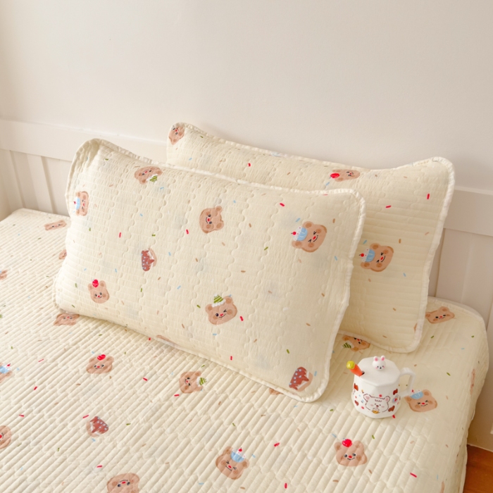 91家纺网 家纺一手货源 找家纺 （总）鑫利来家纺 2025新款夹棉枕套水洗棉印花卡通夹棉绗缝枕套