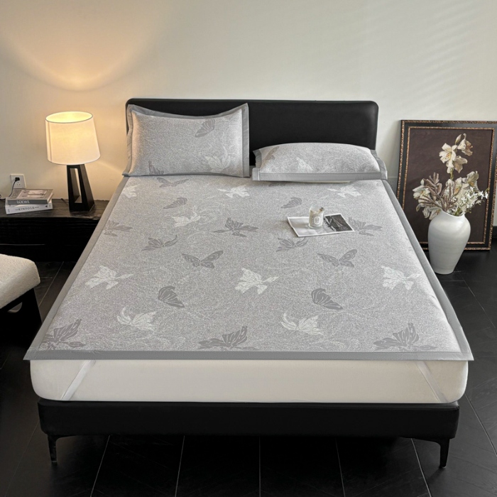 91家纺网 家纺一手货源 找家纺 （总）新方向 2025新款 专版花型 A类PE提花凉席养身席-翩翩起舞