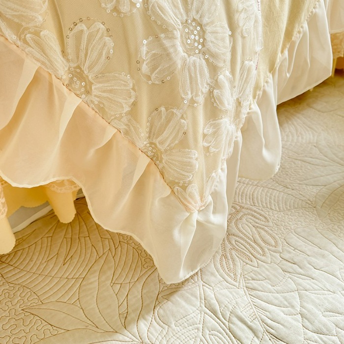 91家纺网 家纺一手货源 找家纺 苏米娜2025春夏新品韩版公主风超柔水洗棉床盖四件套刺绣针织棉双层纱纯棉棉麻全棉公主风床盖款四件套   秘密花园—嫩黄