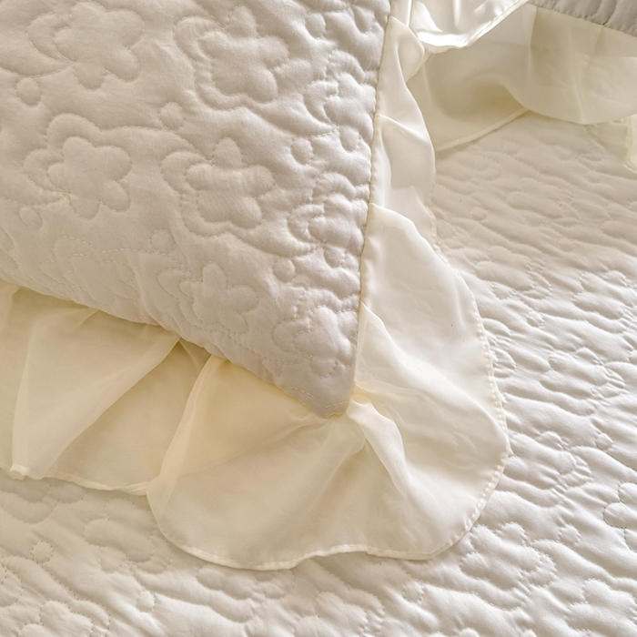 91家纺网 家纺一手货源 找家纺 苏米娜2025春夏新品韩版公主风超柔水洗棉床盖四件套刺绣针织棉双层纱纯棉棉麻全棉公主风床盖款四件套  秘密花园—奶昔白