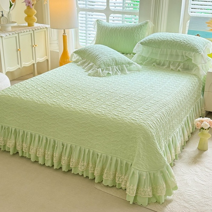 91家纺网 家纺一手货源 找家纺 苏米娜2025春夏新品韩版公主风超柔水洗棉床盖四件套刺绣针织棉双层纱纯棉棉麻全棉公主风床盖款四件套  秘密花园—新芽绿