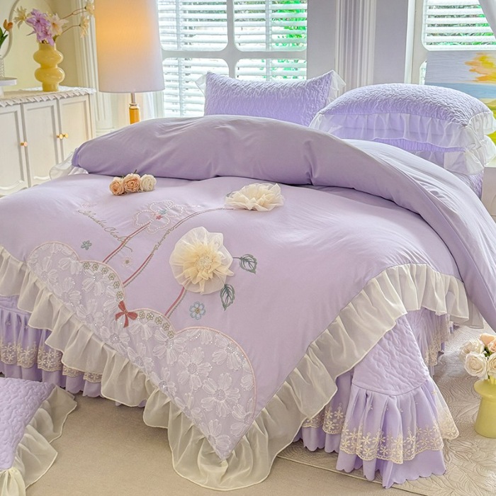91家纺网 家纺一手货源 找家纺 苏米娜2025春夏新品韩版公主风超柔水洗棉床盖四件套刺绣针织棉双层纱纯棉棉麻全棉公主风床盖款四件套 秘密花园—梦幻紫
