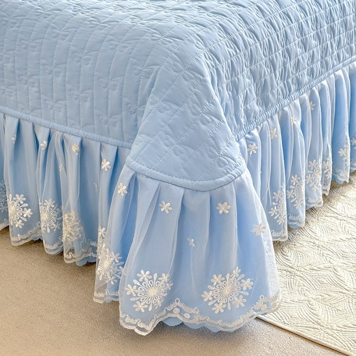 91家纺网 家纺一手货源 找家纺 苏米娜家纺2025春夏新品韩版甜美公主风超柔水洗棉床盖四件套刺绣针织棉双层纱纯棉棉麻全棉少女心夹棉床裙款夏被款床盖四件套 幻蝶-婴儿蓝 