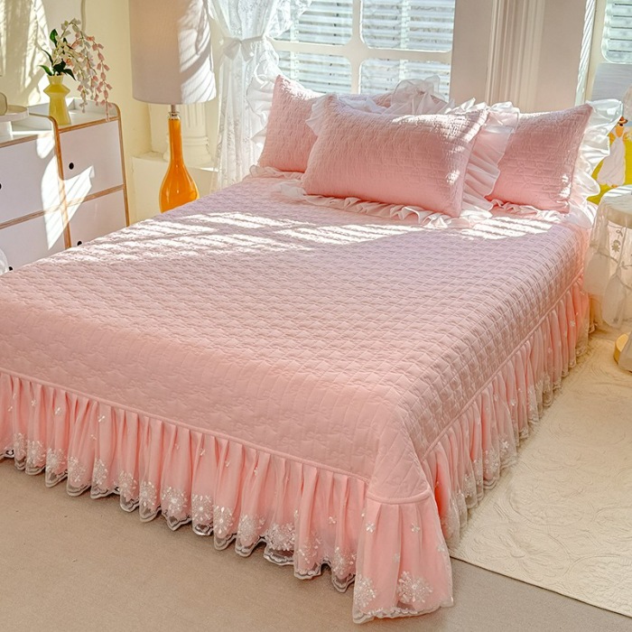 91家纺网 家纺一手货源 找家纺 苏米娜家纺2025春夏新品韩版甜美公主风超柔水洗棉床盖四件套刺绣针织棉双层纱纯棉棉麻全棉少女心夹棉床裙款夏被款床盖四件套 幻蝶-樱花粉