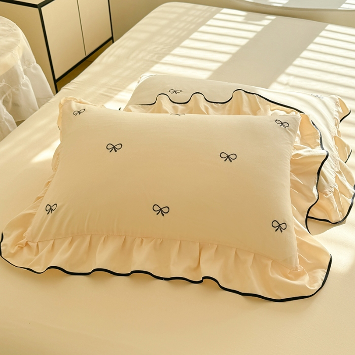 91家纺网 家纺一手货源 找家纺 漫布云家纺2025春夏新品韩版花边超柔水洗棉四件套蝴蝶结刺绣全棉磨毛水洗棉麻双层纱色织水洗棉四件套 蝶儿飞飞—嫩黄 