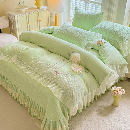 91家纺网 家纺一手货源 找家纺 （总）漫布云2025春夏新品韩版公主风超柔水洗棉床盖四件套刺绣针织棉双层纱纯棉棉麻全棉公主风床盖款四件套