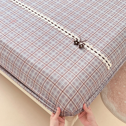 91家纺网 家纺一手货源 找家纺 （总）梦舒羽 2025新款双层纱格子床笠防滑床罩床垫保护套榻榻米宿舍三件套