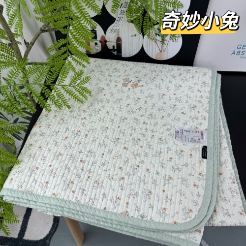 91家纺网 家纺一手货源 找家纺 （总）A类双面全棉床盖 200*220±5CM可机洗双面纯棉绗缝夹棉床单防滑垫