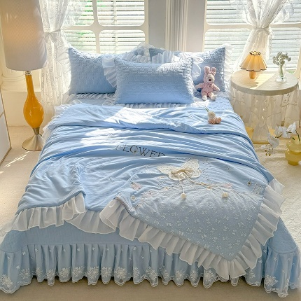 91家纺网 家纺一手货源 找家纺 （总）苏米娜家纺2025春夏新品韩版甜美公主风全棉双层纱水洗棉床盖四件套刺绣针织棉双层纱纯棉棉麻全棉少女心夹棉床裙款夏被款床盖四件套