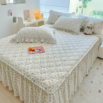 91家纺网 家纺一手货源 找家纺 （总）忘忧草 2025新款亲肤水洗棉夹棉床裙--小清新系列