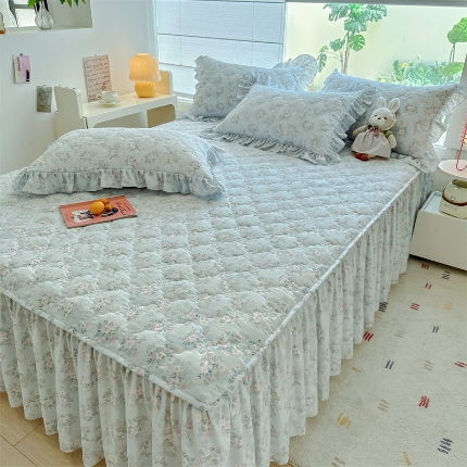 91家纺网 家纺一手货源 找家纺 （总）忘忧草 2025新款亲肤水洗棉夹棉床裙--小清新系列