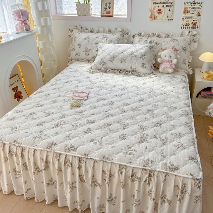 91家纺网 家纺一手货源 找家纺 （总）忘忧草 2025新款亲肤水洗棉夹棉床裙--小清新系列