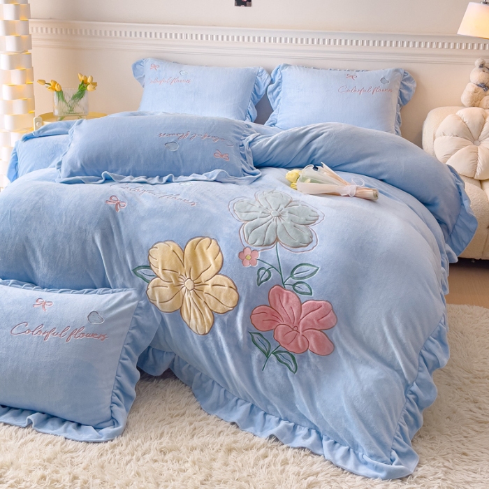 91家纺网 家纺一手货源 找家纺 （总）【苏东来】高端韩版少女心法式花边公主风纯色牛奶绒贴布绣刺绣四件套小清新兔毛绒法莱绒绣花床盖被套四件套