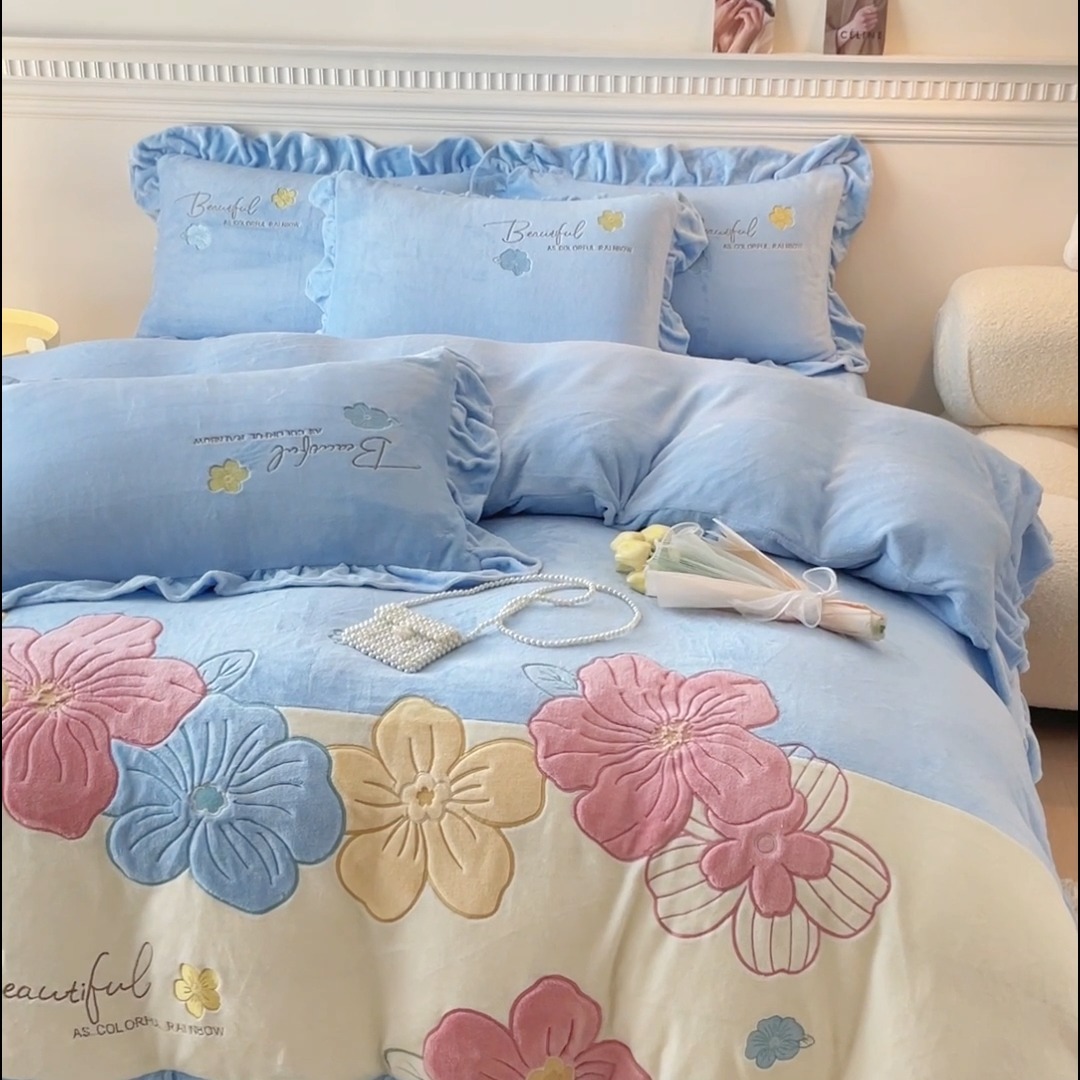 91家纺网 家纺一手货源 找家纺 （总）【苏东来】高端韩版少女心法式花边公主风纯色牛奶绒贴布绣刺绣四件套小清新兔毛绒法莱绒绣花床盖被套四件套