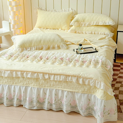91家纺网 家纺一手货源 找家纺 （总）（总）漫布云2025春夏新款韩版公主风水洗棉蕾丝床盖款夏被四件套法式蕾丝花边床裙款三件套