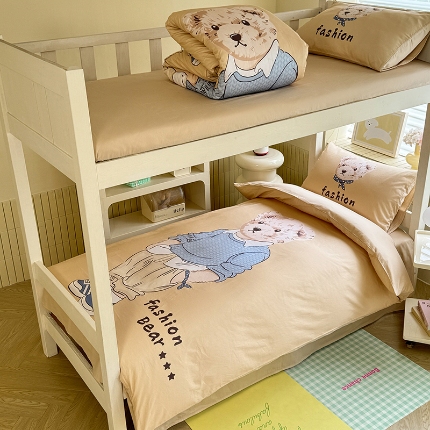 91家纺网 家纺一手货源 找家纺 （总）2025新款专版花型 学生季上下铺全棉长绒棉纯棉数码印花卡通三件套四件套-小熊比尔