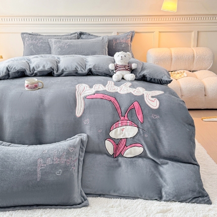 91家纺网 家纺一手货源 找家纺 （总）2025高端加厚加绒大版卡通牛奶绒贴布绣刺绣花四件套韩版小清新儿童法莱绒兔绒婴儿绒宝宝绒四件套