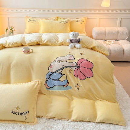 91家纺网 家纺一手货源 找家纺 （总）2025高端加厚加绒大版卡通牛奶绒贴布绣刺绣花四件套韩版小清新儿童法莱绒兔绒婴儿绒宝宝绒四件套