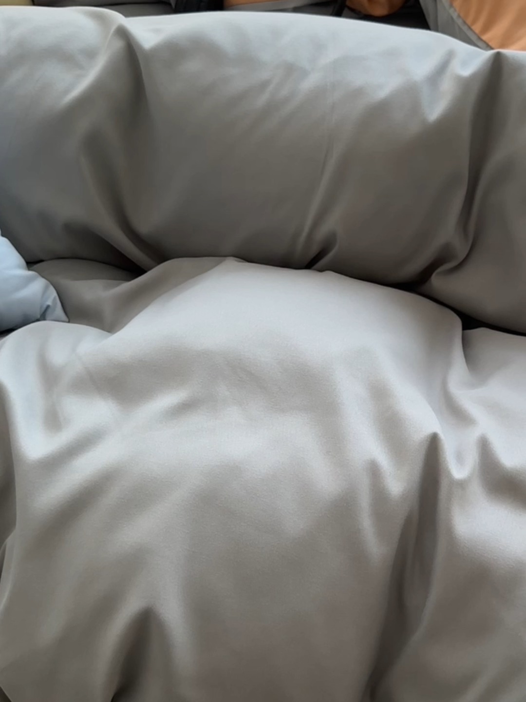 91家纺网 家纺一手货源 找家纺 （总）2025新款纯色双拼水洗棉三四件套搭配抱枕组合ins风双拼色软糯亲肤床单被套抱枕床品套件