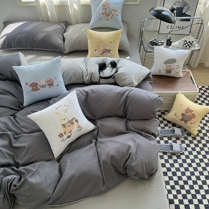 91家纺网 家纺一手货源 找家纺 （总）2025新款纯色双拼水洗棉四件套搭配抱枕组合ins风简约纯色学生套件+抱枕组合套装