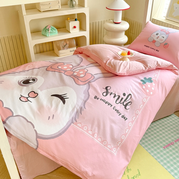 91家纺网 家纺一手货源 找家纺 （总）2025新款 专版花型 学生季上下铺全棉长绒棉纯棉数码印花卡通三件套四件套-甜美兔