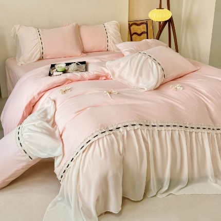 91家纺网 家纺一手货源 找家纺 （总）庭笙 2025新款法式少女全棉镂空花边仙女梦幻纱蕾丝边四件套-清甜少女