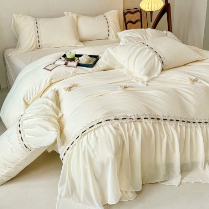 91家纺网 家纺一手货源 找家纺 （总）庭笙 2025新款法式少女全棉镂空花边仙女梦幻纱蕾丝边四件套-清甜少女