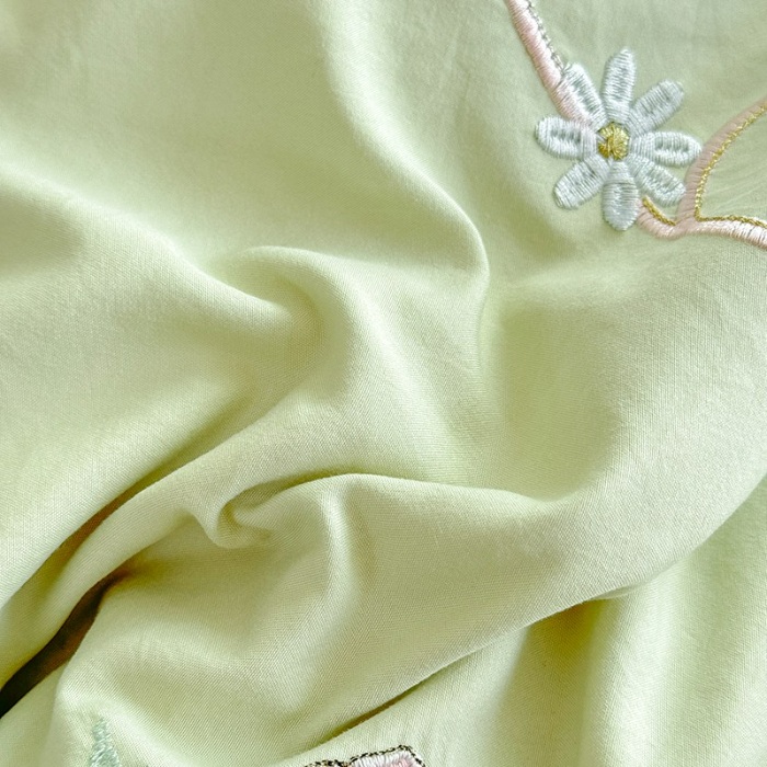 91家纺网 家纺一手货源 找家纺 苏米娜家纺春夏新品韩版公主风超柔水洗棉夏被被套款夹棉床盖四件套 幻蝶-嫩芽绿 