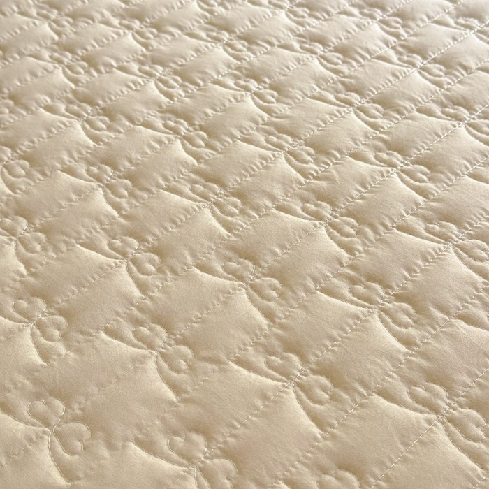 91家纺网 家纺一手货源 找家纺 苏米娜家纺春夏新品韩版公主风超柔水洗棉夏被被套款夹棉床盖四件套 幻蝶-奶油白