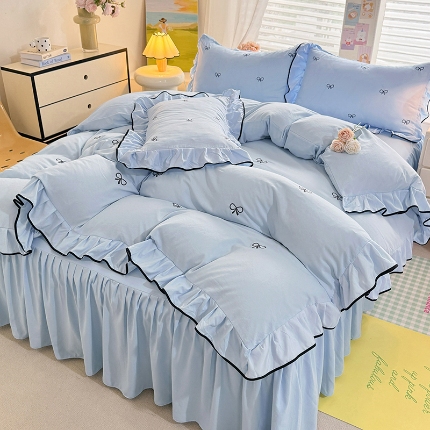 漫步云家纺2025春夏新品韩版花边超柔水洗棉纯棉全棉蝴蝶结刺绣四件套    蝶儿飞飞—婴儿蓝 