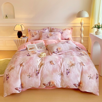 91家纺网 家纺一手货源 找家纺 （总）焱博家纺 2025新款A版13372全棉数码印花B版230克海藻绒纯棉加绒四件套