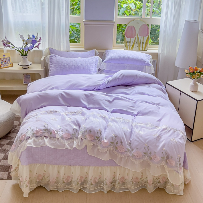 91家纺网 家纺一手货源 找家纺 （总）专柜品质漫布云家纺2025春夏韩版法式公主风水洗棉床盖款多功能被套 夏被床盖四件套多功能二合一四件套 花恋-梦幻紫 