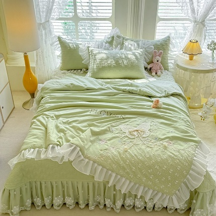 91家纺网 家纺一手货源 找家纺 （总）苏米娜家纺2025春夏新品韩版甜美公主风超柔水洗棉床盖四件套刺绣针织棉双层纱纯棉棉麻全棉少女心夹棉床裙款夏被款床盖四件套