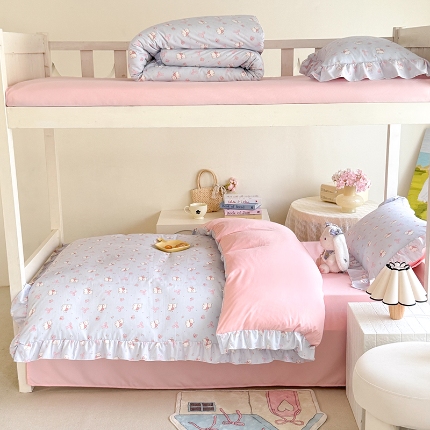 91家纺网 家纺一手货源 找家纺 （总）经年 2025年学生季上下铺四季通用韩版花边水洗云朵棉四件套