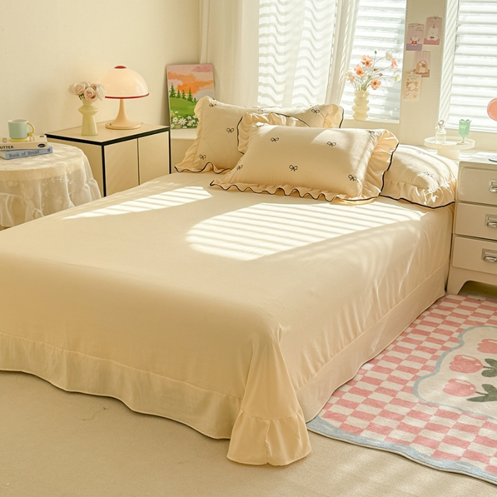 91家纺网 家纺一手货源 找家纺 漫布云2025春夏韩版公主风小香风公主风水洗棉工艺款四件套法式蕾丝花边床裙款四件套  小香—嫩黄