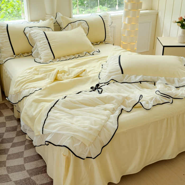 91家纺网 家纺一手货源 找家纺 漫布云2025春夏韩版公主风小香风公主风水洗棉工艺款四件套法式蕾丝花边床裙款四件套  小香—嫩黄