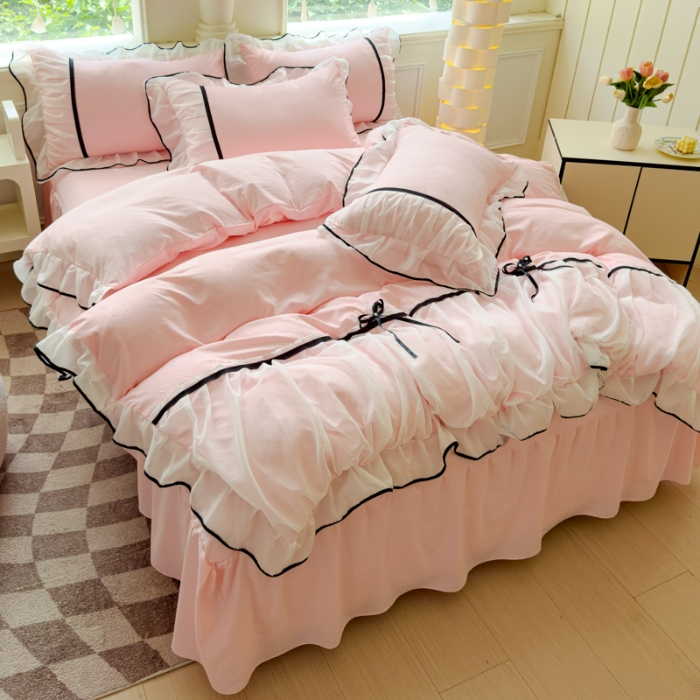 91家纺网 家纺一手货源 找家纺 漫布云2025春夏韩版公主风小香风公主风水洗棉工艺款四件套法式蕾丝花边床裙款四件套   小香—樱花粉